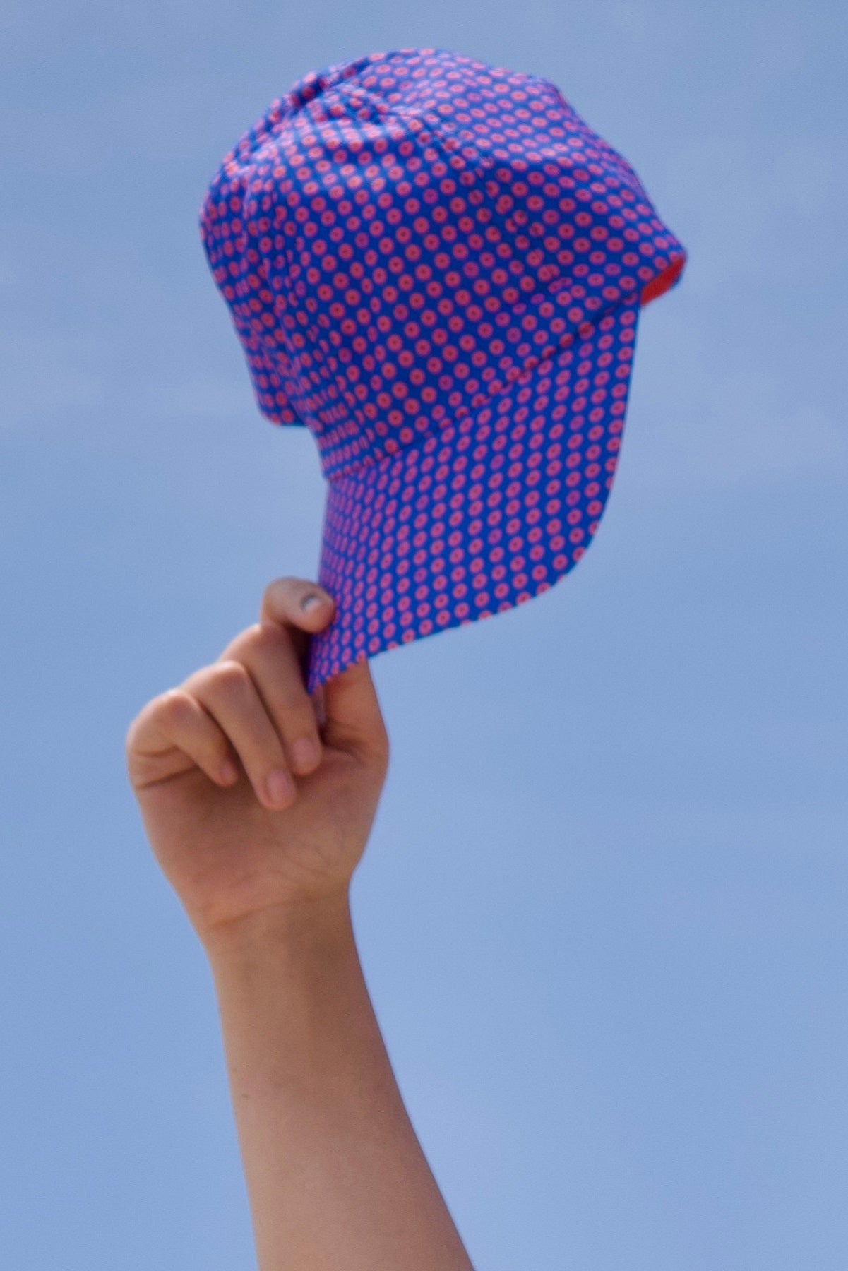 TALKING DOTS CAP